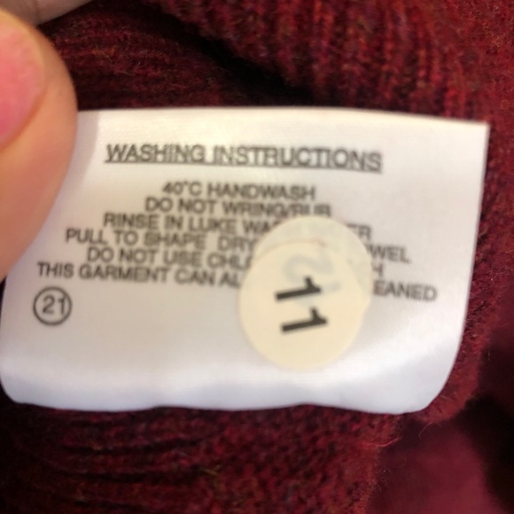 Brooks Brother V-neck red Lambswool men’s sweater size XL - Picture 3 of 5